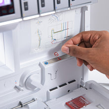 Load image into Gallery viewer, BERNINA L 860 Overlocker