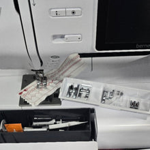 Load image into Gallery viewer, bernette b77 Sewing Machine preloved machine