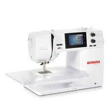 Load image into Gallery viewer, BERNINA 475QE Sewing Machine