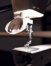 Load image into Gallery viewer, Q'nique 21X Elite Quilting Machine