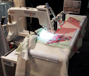 Package Q'nique 15PRO Quilting Machine with Grace Hoop Frame
